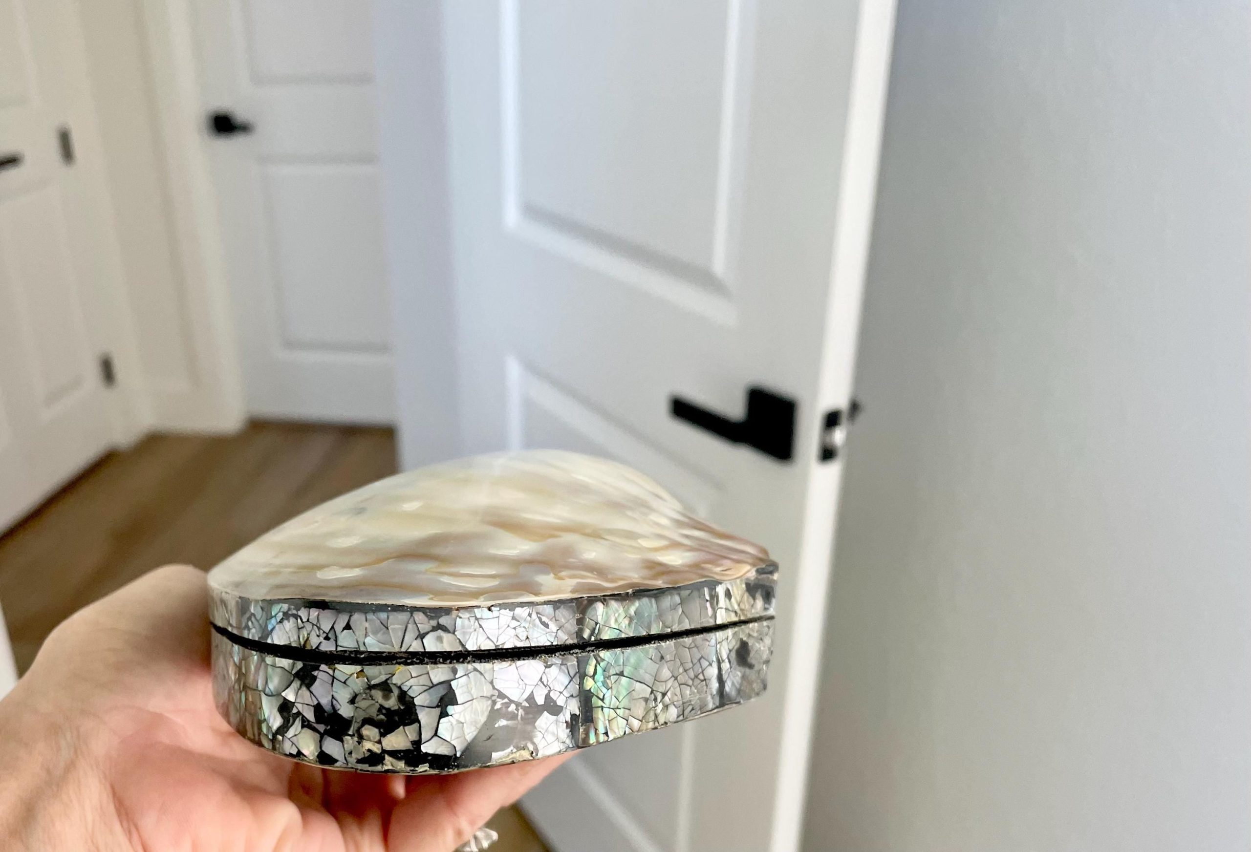 Handmade 8" Mussel Shell Jewelry Gift Box Iridescent Mother of Pearl Coastal Décor - Image 9